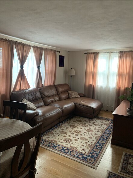 Building Photo - 15 Weymouth Ave