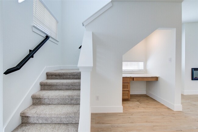 Building Photo - 1419 Shaded Rock Dr