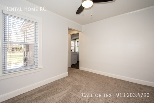 Building Photo - 8033 Robinson-