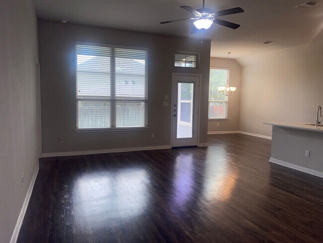 Building Photo - 3 BEDROOM, PLUS OFFICE, BELTON ISD