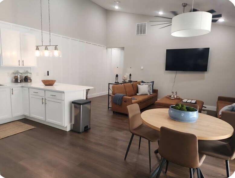 Open Living - 6378 W Flanders Ln