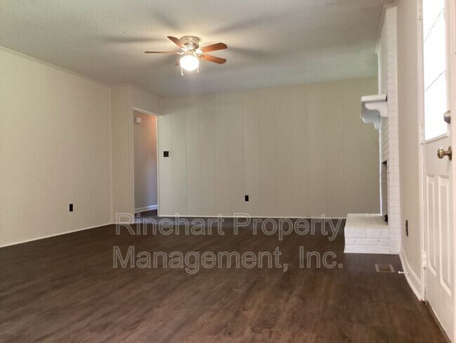 Building Photo - 760 Goudlock Rd