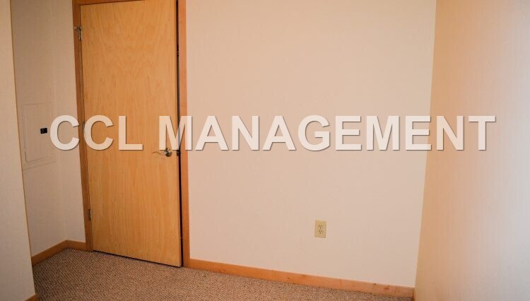 Building Photo - 333 W Mifflin St