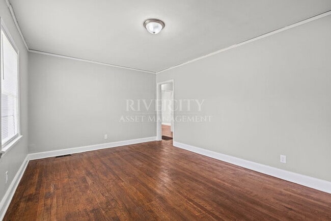 Building Photo - Berclair Beauty!!!! Section 8 Welcomed !!!! FULLY Renovated & Spacious!!!!!!