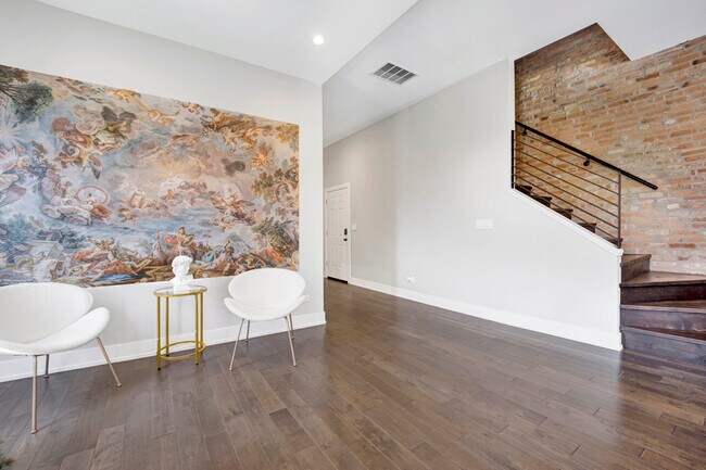 Building Photo - 3330 S Indiana Ave