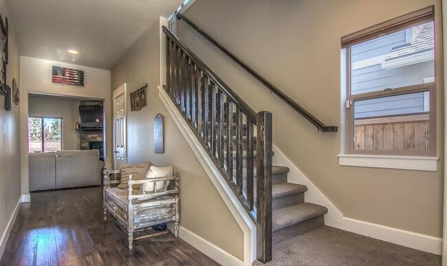 Building Photo - Beautiful 4 Bedroom Home on Bends Eastside!