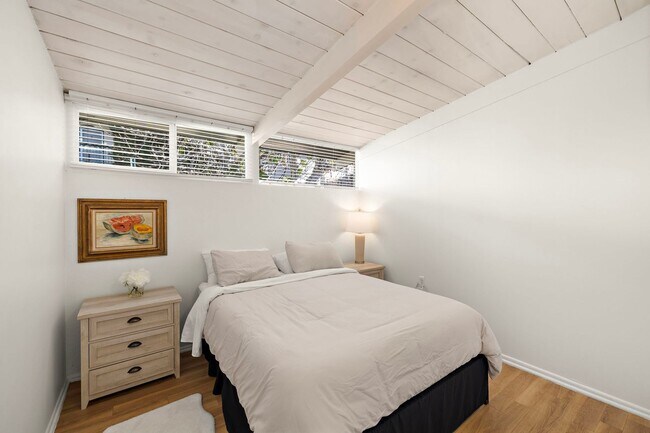 Building Photo - 139 W Canada