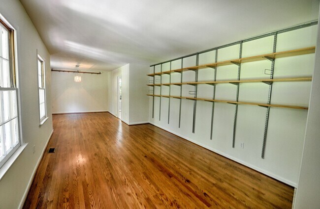 Building Photo - Lovely Ranch in Hope Valley North - Durham