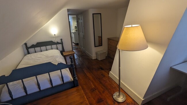 Building Photo - 48 Benefit St