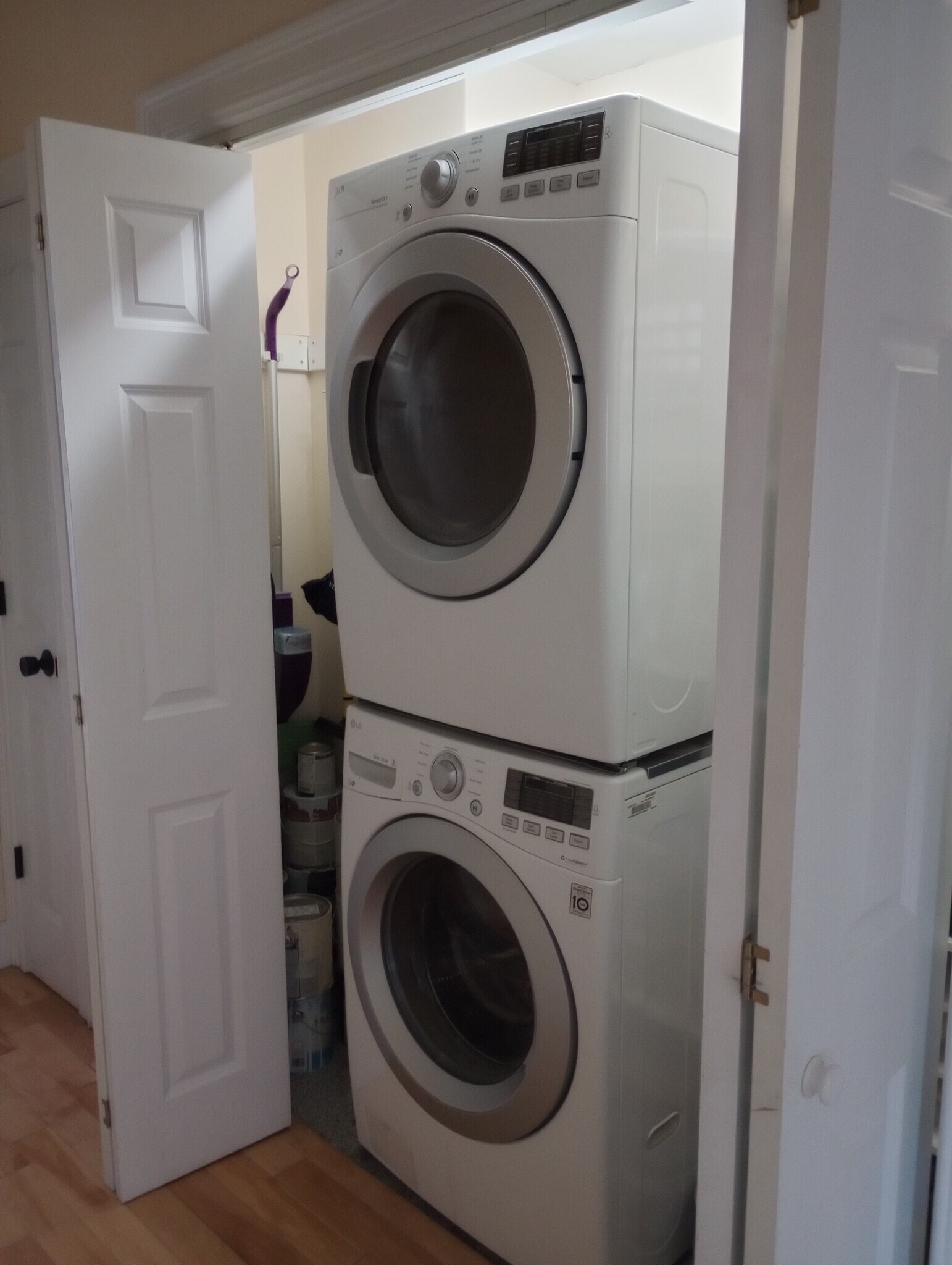 In-unit laundry - 28 Robbins St
