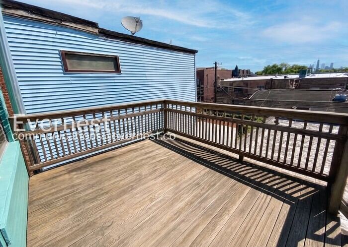 Building Photo - 821 N Winchester Ave