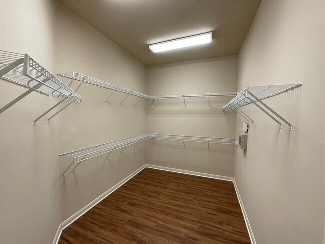 Building Photo - 303 Steer Acres Ct