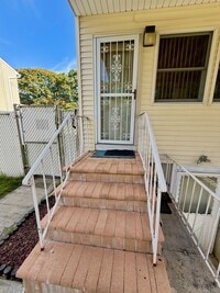 Building Photo - 180 Avenue B