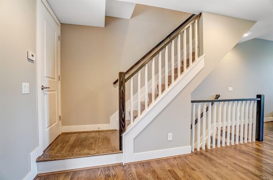 Building Photo - 440 Northern Ave