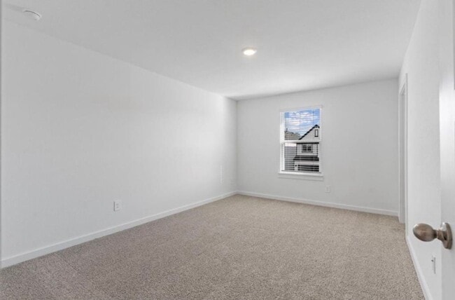 Building Photo - 2911 Crown Gate Dr