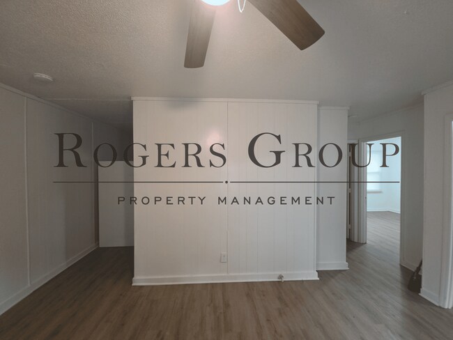 Building Photo - #450 - 416-418 Ridley St Duplex