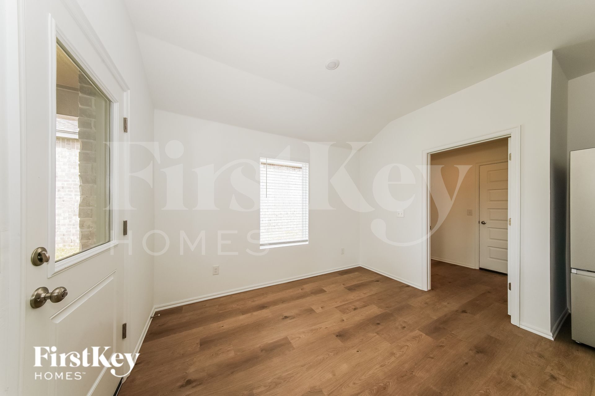 Building Photo - 437 Labelle Ln