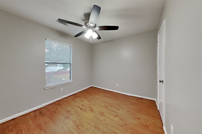 Building Photo - 3723 Hidden Brook Ln