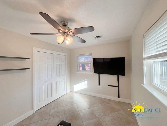 Building Photo - Updated 3 Bedroom Home in Fort Walton Beach!