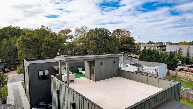 Building Photo - 239 Lowry St NE