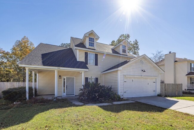 Building Photo - 4 Bedroom 2.5 Bath House in Woodland Lakes - Goose Creek