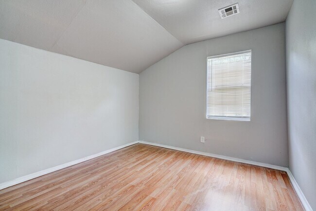 Building Photo - 3 bed 2 bath home in Newalla