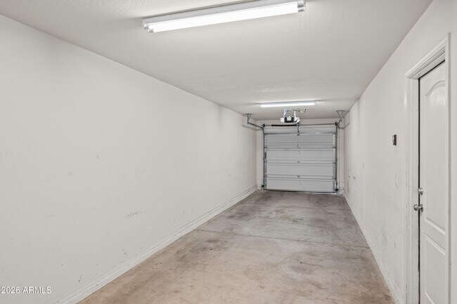 Building Photo - 472 N Ranger Trail