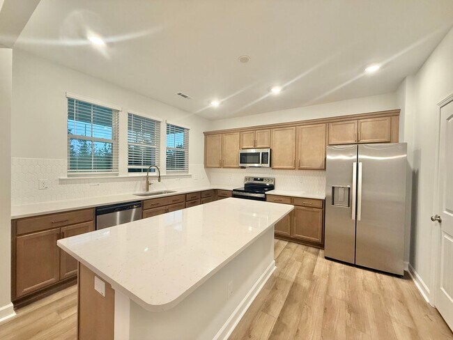 Building Photo - 443 White Oak Gdn Wy