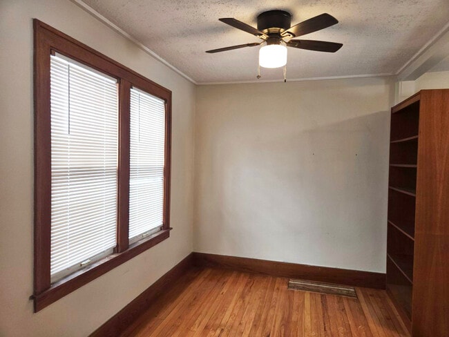 Building Photo - 3150 Phillips Ave