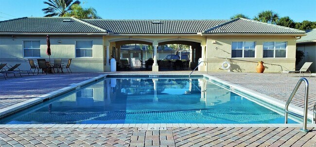 Building Photo - 2020 Greenview Shores Blvd