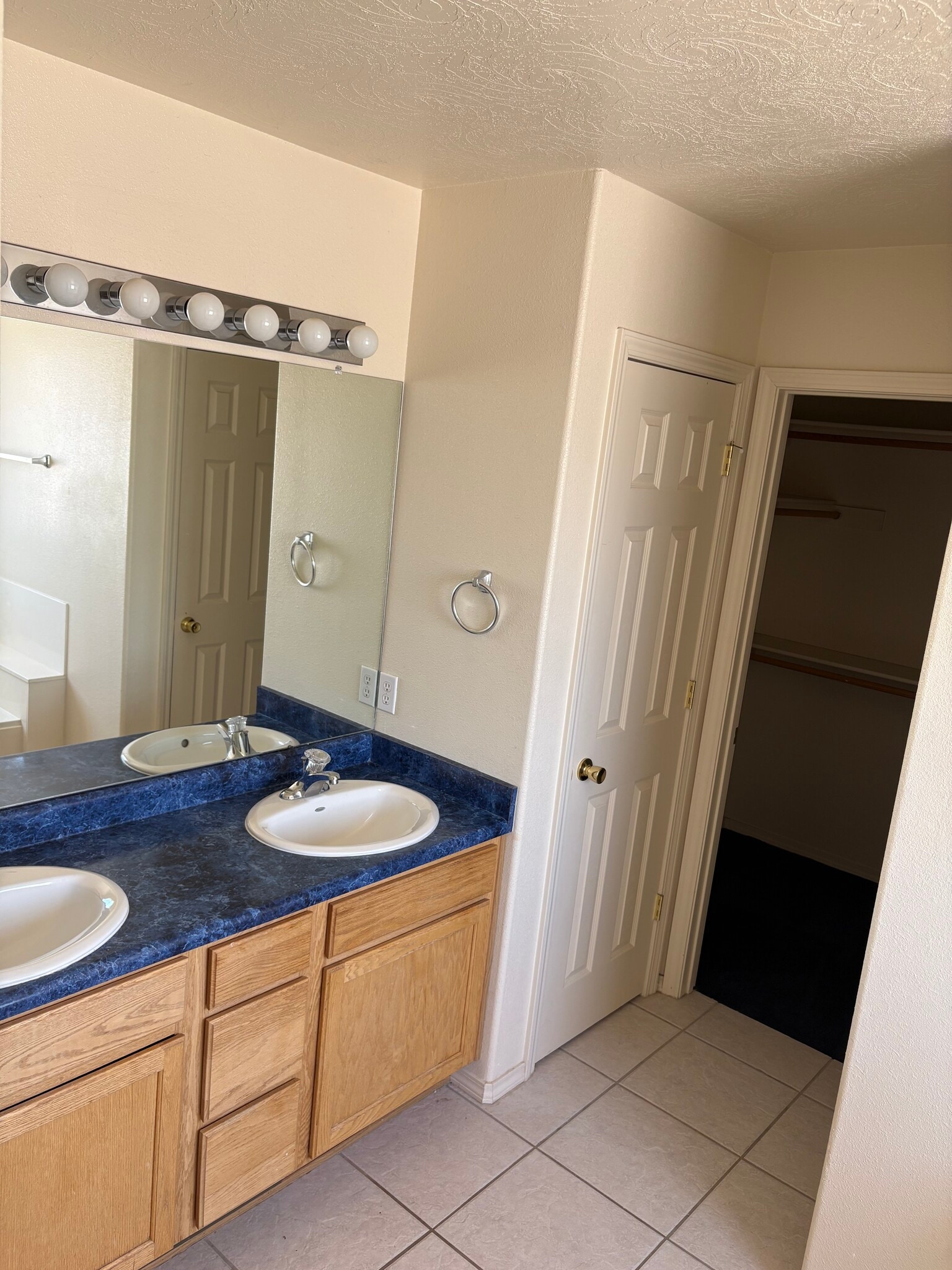 Building Photo - 37 Cruces Loop