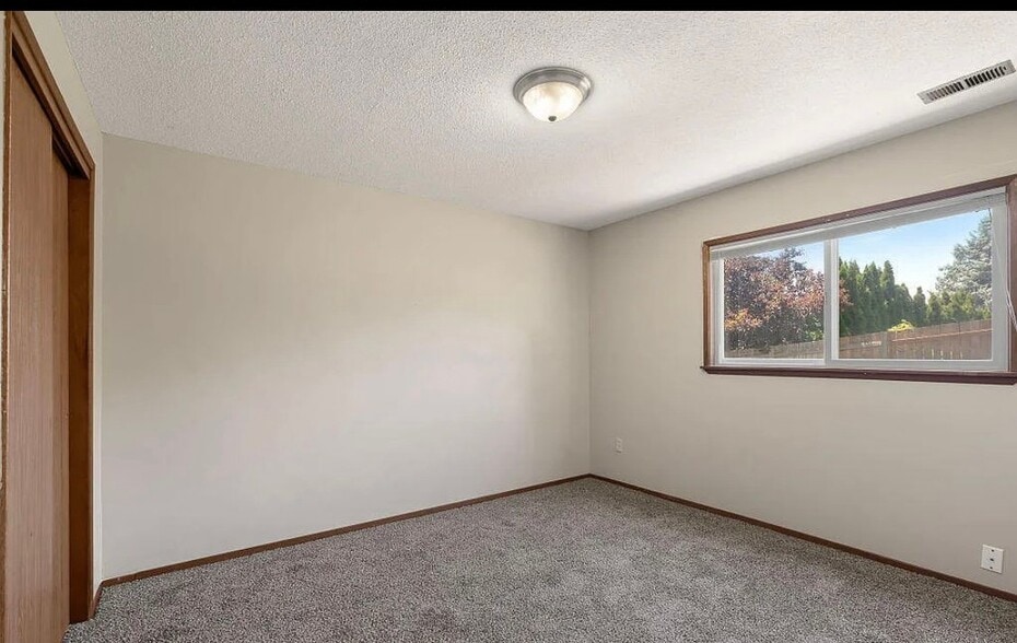 Building Photo - 206 N 72nd Ave