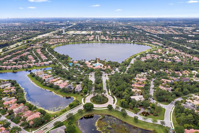 Building Photo - 956 Mill Creek Dr