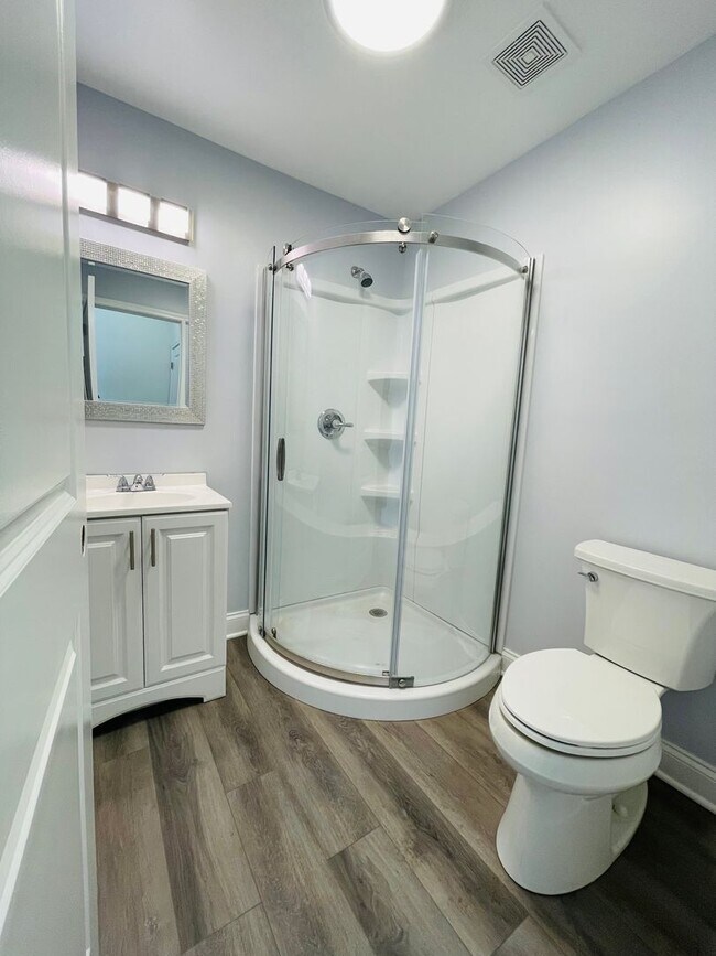 Building Photo - 2 bedroom in Lawrenceville with Deck and Parking Spot!