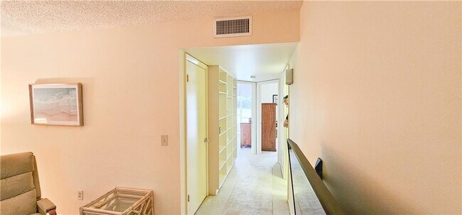 Building Photo - Annual Fully Furnished 2/2 Condo with Golf...