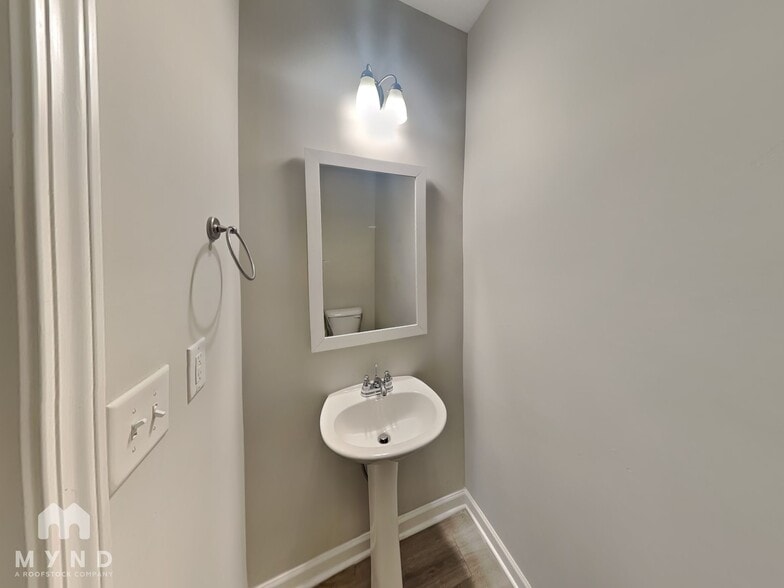 Building Photo - 2818 Laurel Ridge Cir