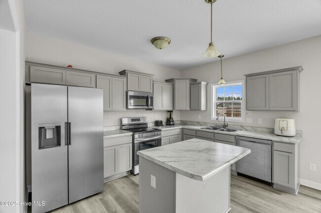 Building Photo - 1115 Carteret Mnr Dr