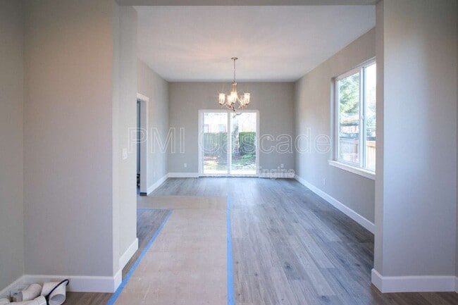 Building Photo - 933 S Sprague Ave