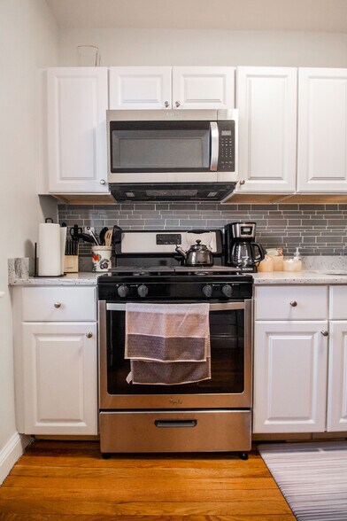 Building Photo - 191 Kent St