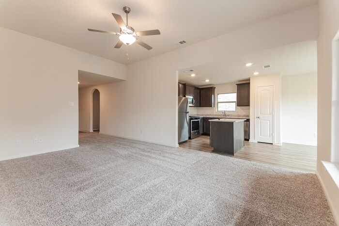 Building Photo - 833 Mallorie Ln