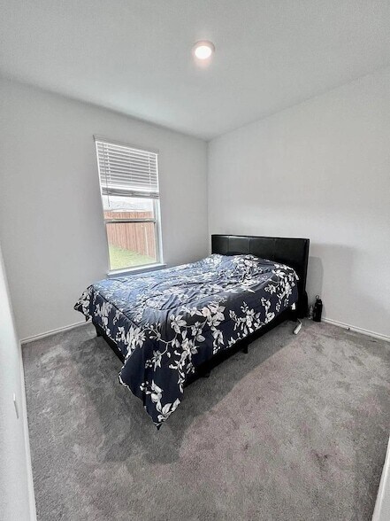 Building Photo - 312 Black Alder St
