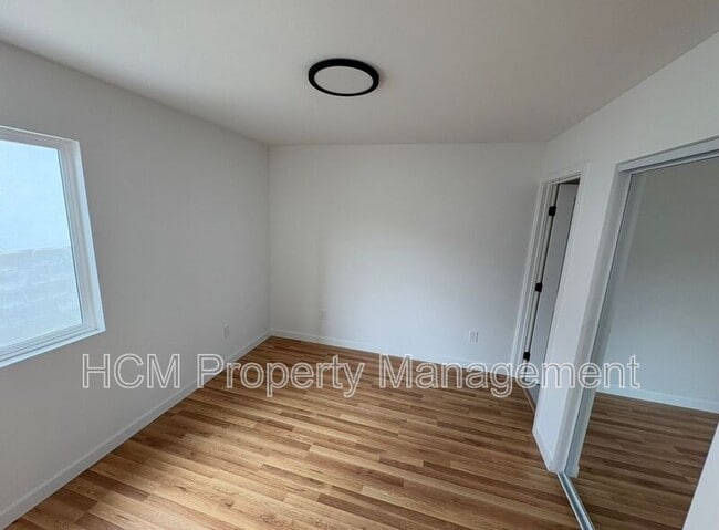 Building Photo - 856–858 W 47th St