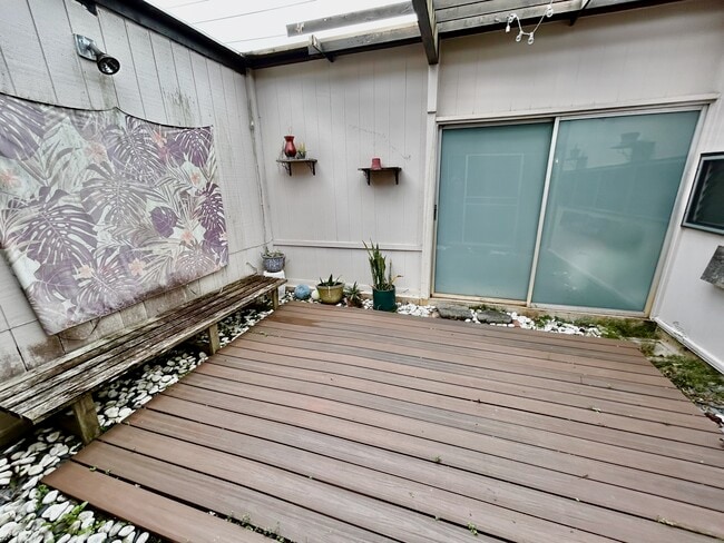 Building Photo - 1219 Ala Aolani St