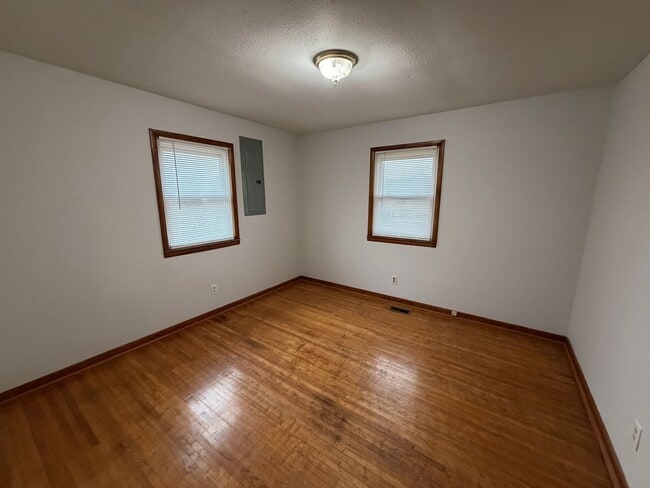 Building Photo - Charming 3 Bed 1 Bath Home in Woodbury