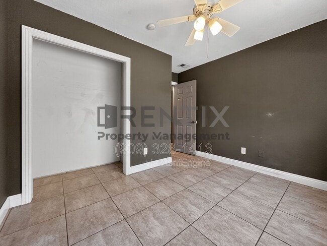 Building Photo - 12995 Chestnut Ave