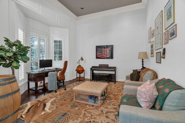 Building Photo - "Discover Your Dream Home: Spacious 4-Bedr...