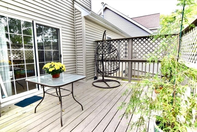 Building Photo - 172 Edgehill Rd