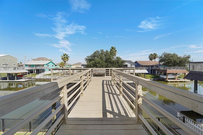 Building Photo - 12 S Sandpiper