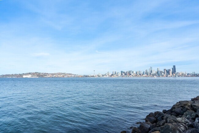 Building Photo - 2Bd/2Ba Seattle Condo