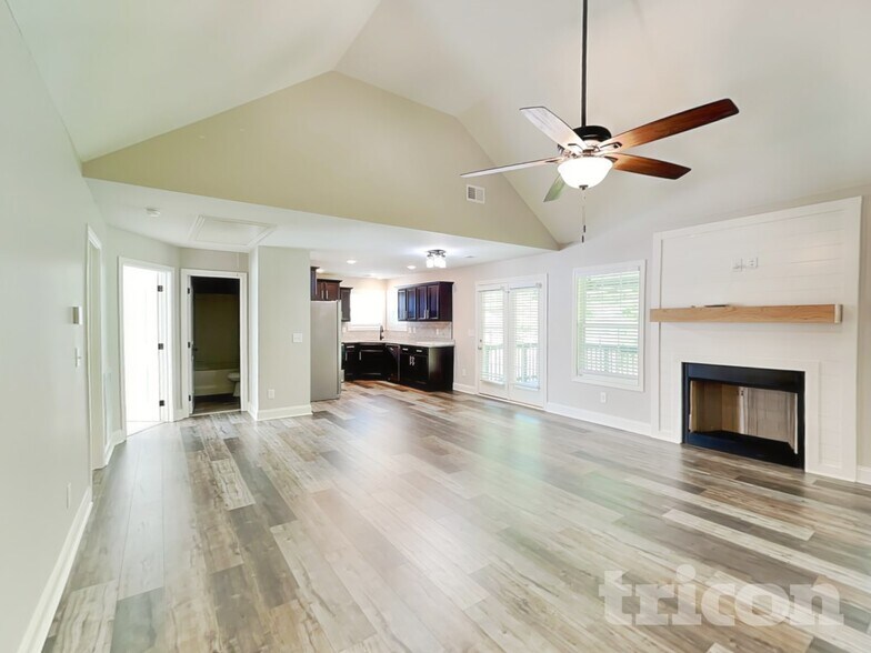 Building Photo - 492 Woodtrace Dr